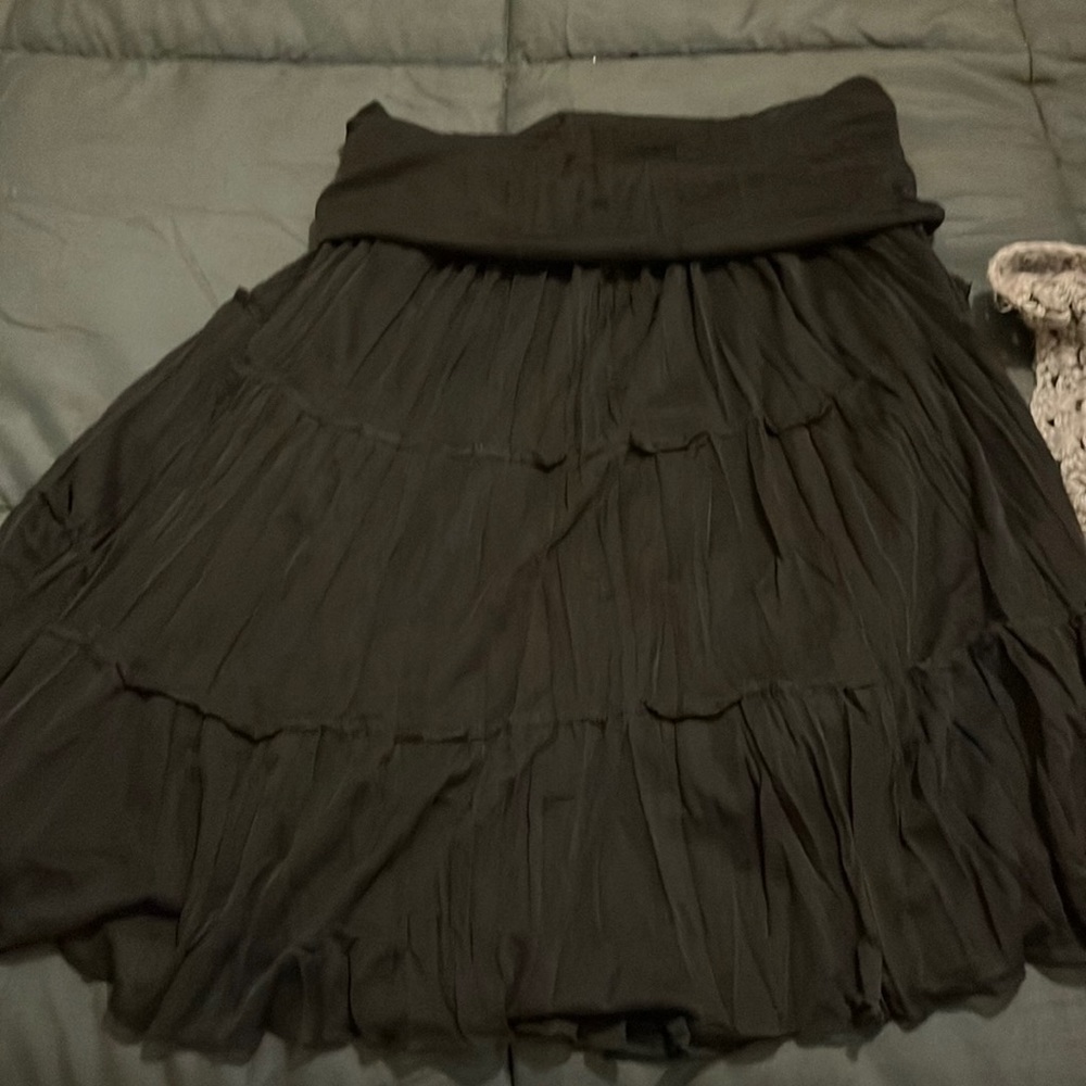 Iz ever California ruffled skirt size large